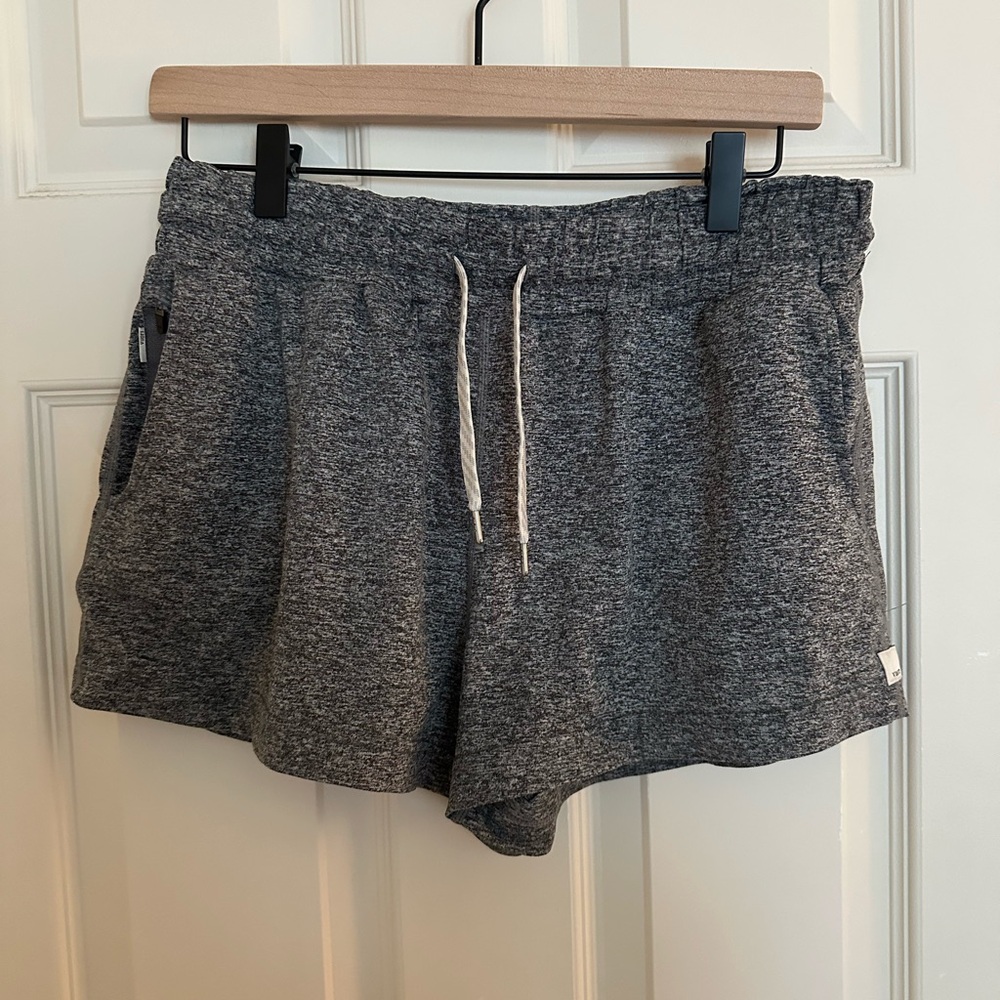 Vuori Shorts size M
